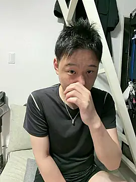 Snapshot of tuki_fu chatting on 05/05/26, 11:51 tuki fu online show from 05/05/26, 11:51