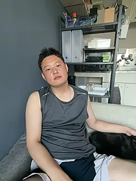 Snapshot of tuki_fu chatting on 07/21/26, 04:48 tuki fu online show from 07/21/26, 04:48