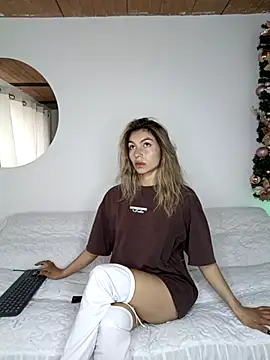 Karolgood3 online show from 12/04/25, 08:06