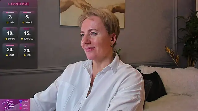 Nika Smit online show from 01/10/25, 01:09