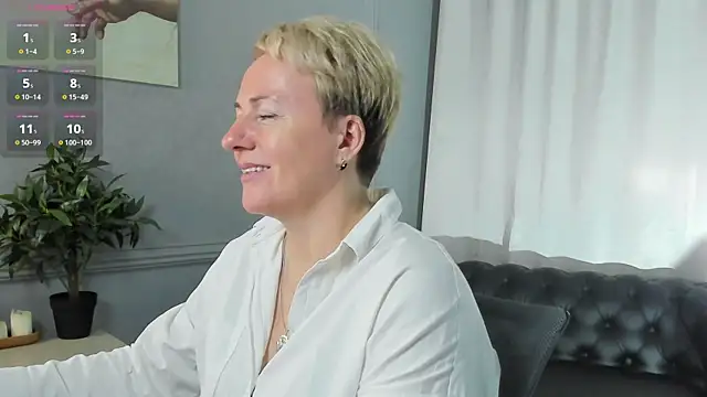 Nika Smit online show from 09/12/25, 09:09