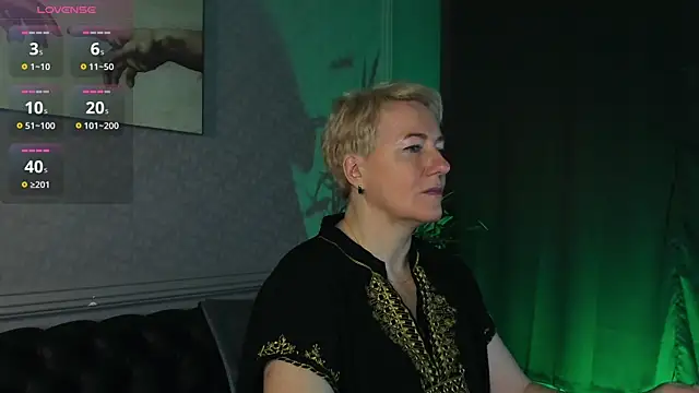 Nika Smit online show from 11/30/25, 04:49