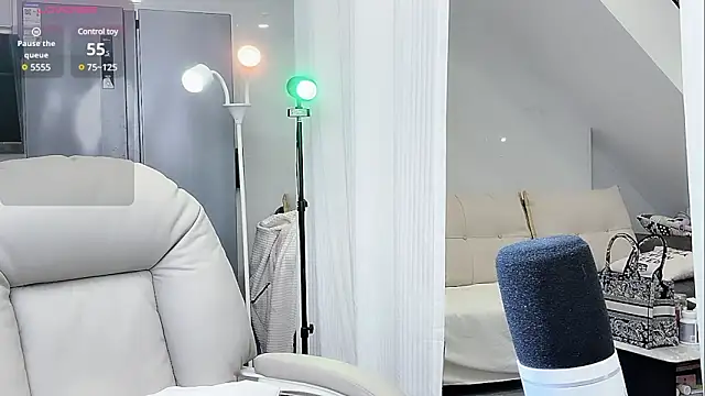 Snapshot of yoyo520- chatting on 03/07/25, 06:00 yoyo520- online show from 03/07/25, 06:00