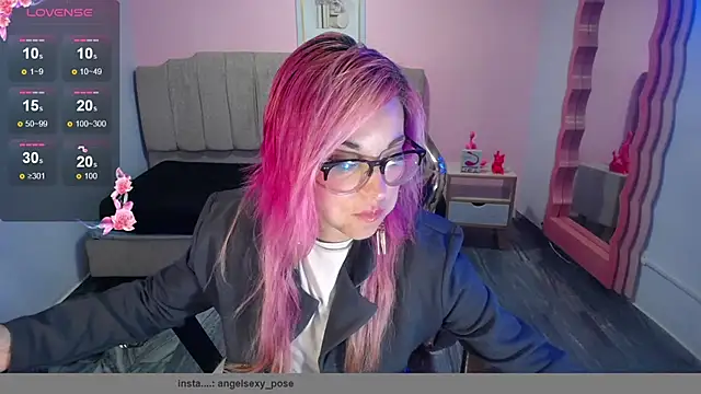 abril ch  online show from 10/28/25, 10:52