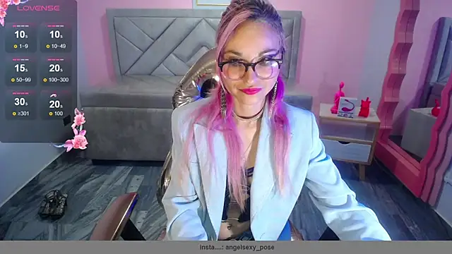 abril ch  online show from 11/07/25, 10:48