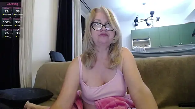 Blond Woman online show from 02/08/25, 01:54