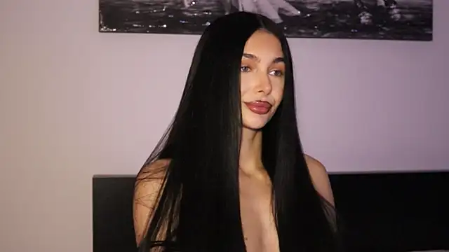Snapshot of IvyKaelani chatting on 10/17/25, 01:35 IvyKaelani online show from 10/17/25, 01:35