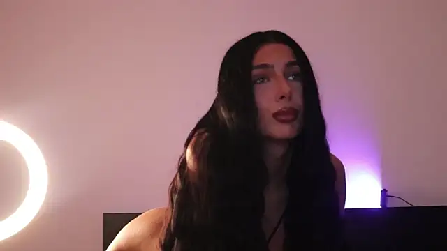 Snapshot of IvyKaelani chatting on 11/15/25, 03:30 IvyKaelani online show from 11/15/25, 03:30