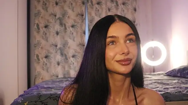 Snapshot of IvyKaelani chatting on 11/28/25, 01:36 IvyKaelani online show from 11/28/25, 01:36