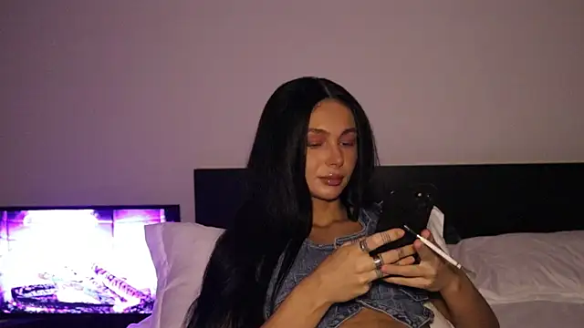 Snapshot of IvyKaelani chatting on 02/15/26, 01:52 IvyKaelani online show from 02/15/26, 01:52