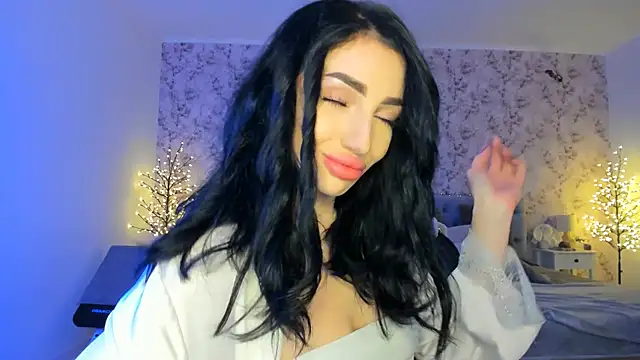 Snapshot of NancyLovee_ chatting on 12/16/25, 05:40 NancyLovee online show from 12/16/25, 05:40