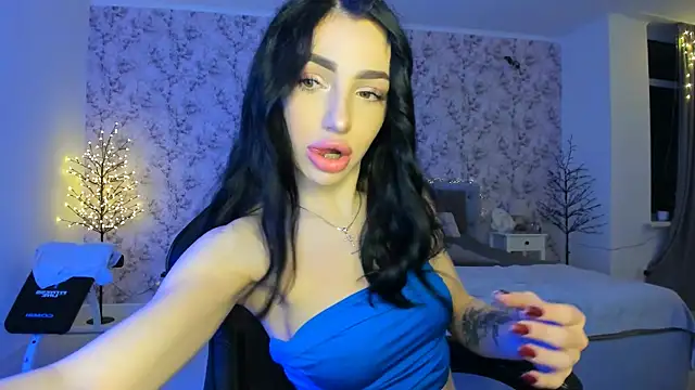 Snapshot of NancyLovee_ chatting on 12/17/25, 02:45 NancyLovee online show from 12/17/25, 02:45