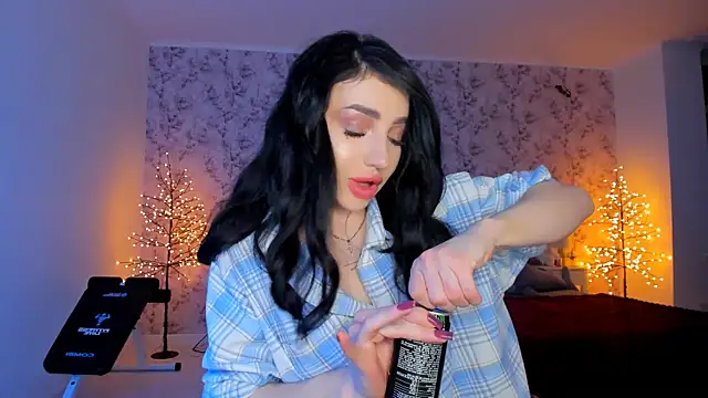 Snapshot of NancyLovee_ chatting on 02/19/26, 08:27 NancyLovee online show from 02/19/26, 08:27