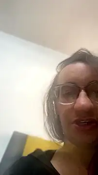 Snapshot of gloria7v05 chatting on 07/11/26, 01:58 gloria7v05 online show from 07/11/26, 01:58