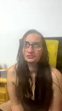 Snapshot of gloria7v05 chatting on 07/13/26, 12:46 gloria7v05 online show from 07/13/26, 12:46
