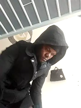 Snapshot of PauMascarado chatting on 01/03/25, 12:30 PauMascarado online show from 01/03/25, 12:30