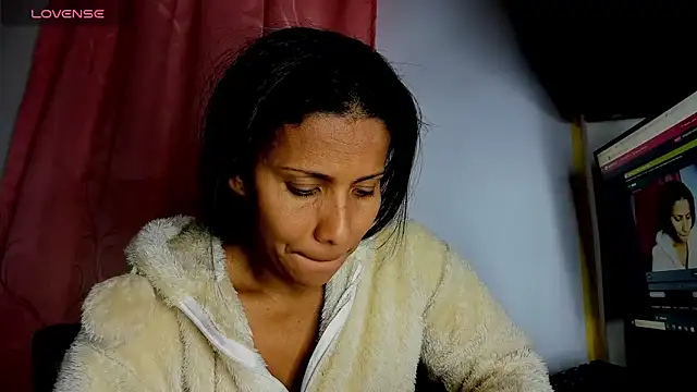 Snapshot of Nenita_Hot_ chatting on 09/10/25, 03:39 Nenita Hot online show from 09/10/25, 03:39