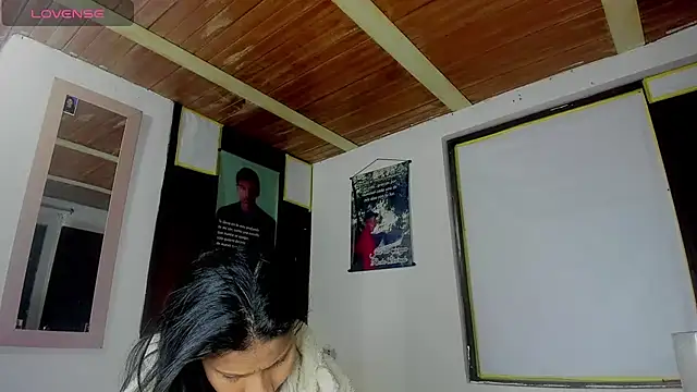 Snapshot of Nenita_Hot_ chatting on 09/27/25, 09:53 Nenita Hot online show from 09/27/25, 09:53