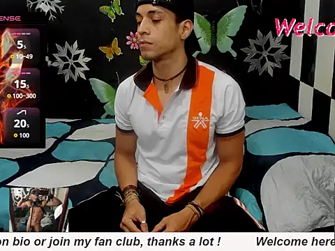 Snapshot of MikeRose94 chatting on 10/20/25, 10:43 MikeRose94 online show from 10/20/25, 10:43