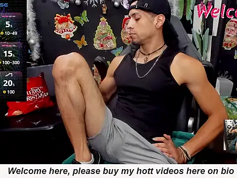 Snapshot of MikeRose94 chatting on 01/12/26, 06:57 MikeRose94 online show from 01/12/26, 06:57