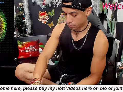 Snapshot of MikeRose94 chatting on 01/14/26, 06:57 MikeRose94 online show from 01/14/26, 06:57