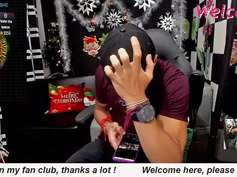 Snapshot of MikeRose94 chatting on 01/15/26, 04:11 MikeRose94 online show from 01/15/26, 04:11