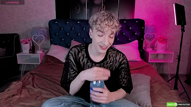 TrevorBenson online show from 11/06/25, 03:18