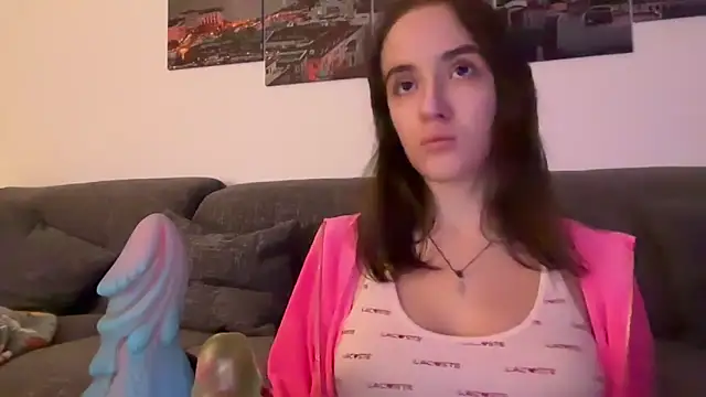 Snapshot of EmilyWi_ chatting on 11/08/25, 07:23 EmilyWi online show from 11/08/25, 07:23