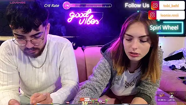 Snapshot of MrAndMrsSavage chatting on 12/14/24, 07:03 MrAndMrsSavage online show from 12/14/24, 07:03