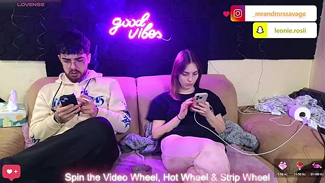 Snapshot of MrAndMrsSavage chatting on 01/06/25, 09:00 MrAndMrsSavage online show from 01/06/25, 09:00