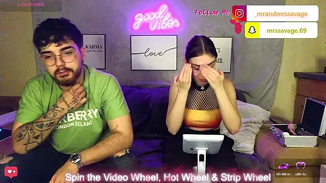 Snapshot of MrAndMrsSavage chatting on 01/11/25, 10:51 MrAndMrsSavage online show from 01/11/25, 10:51