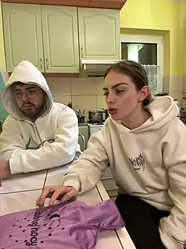 Snapshot of MrAndMrsSavage chatting on 02/19/25, 09:03 MrAndMrsSavage online show from 02/19/25, 09:03