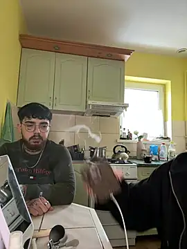 Snapshot of MrAndMrsSavage chatting on 02/25/25, 02:11 MrAndMrsSavage online show from 02/25/25, 02:11