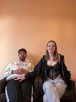 Snapshot of MrAndMrsSavage chatting on 03/04/25, 03:15 MrAndMrsSavage online show from 03/04/25, 03:15