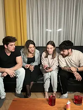 Snapshot of MrAndMrsSavage chatting on 03/11/25, 07:03 MrAndMrsSavage online show from 03/11/25, 07:03