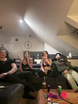 Snapshot of MrAndMrsSavage chatting on 03/13/25, 05:39 MrAndMrsSavage online show from 03/13/25, 05:39