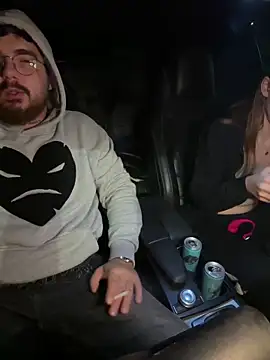 Snapshot of MrAndMrsSavage chatting on 12/18/25, 09:54 MrAndMrsSavage online show from 12/18/25, 09:54