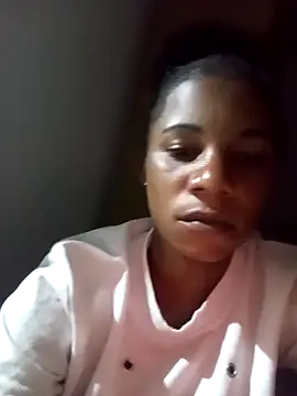 Snapshot of Yourlittlegirl19 chatting on 12/15/24, 04:04 Yourlittlegirl19 online show from 12/15/24, 04:04