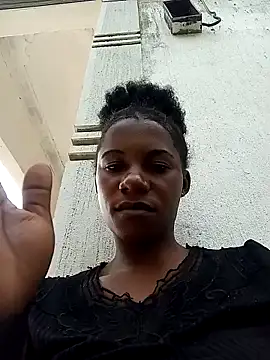 Snapshot of Yourlittlegirl19 chatting on 12/16/24, 11:44 Yourlittlegirl19 online show from 12/16/24, 11:44