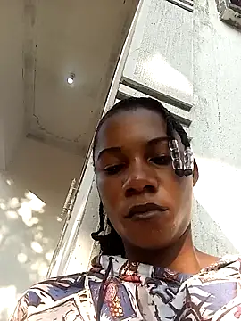 Snapshot of Yourlittlegirl19 chatting on 12/30/24, 05:04 Yourlittlegirl19 online show from 12/30/24, 05:04