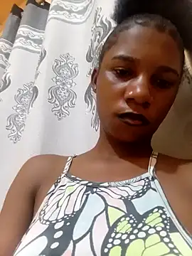 Snapshot of Yourlittlegirl19 chatting on 02/15/25, 05:51 Yourlittlegirl19 online show from 02/15/25, 05:51