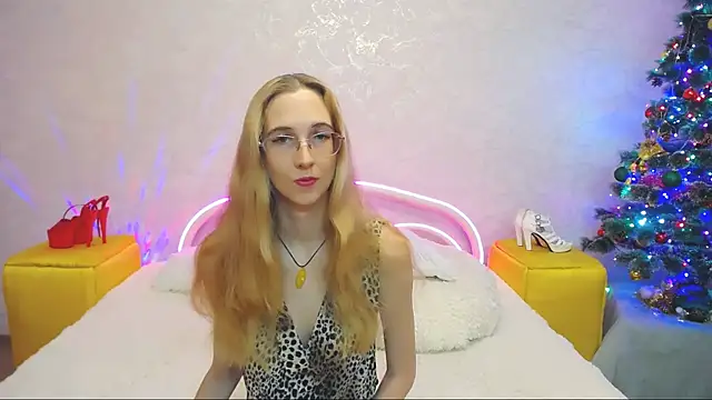 KlaryBrait online show from 12/22/24, 11:00