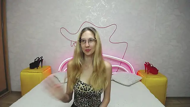 KlaryBrait online show from 09/19/25, 04:03