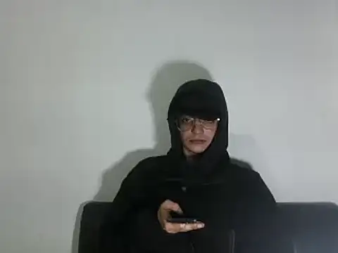 Snapshot of creamyadvisor01 chatting on 01/05/25, 11:48 creamyadvisor01 online show from 01/05/25, 11:48