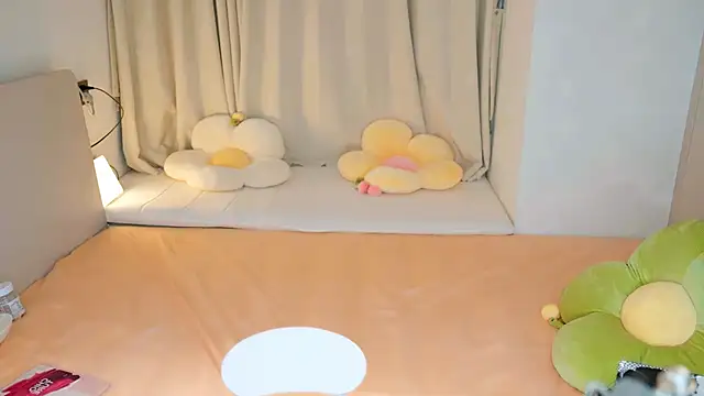 Eimile online show from 12/16/24, 06:05