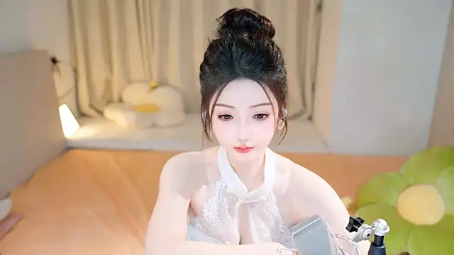 Eimile online show from 12/21/24, 06:12