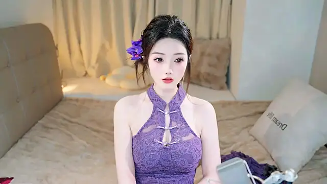 Eimile online show from 03/10/25, 02:59