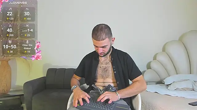 MaximusDick1  online show from 06/19/26, 12:09