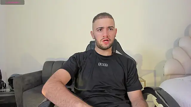 MaximusDick1  online show from 06/25/26, 12:42