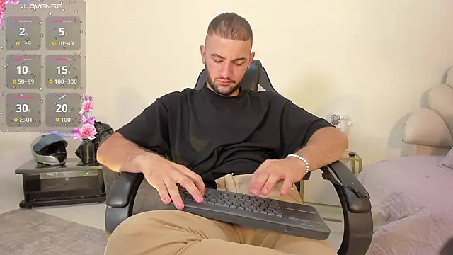 MaximusDick1  online show from 06/27/26, 12:10